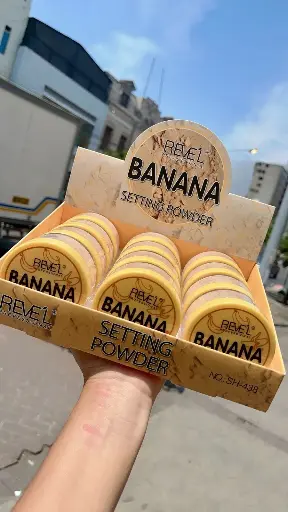 Polvo suelto banana + borla Revel  SH-438